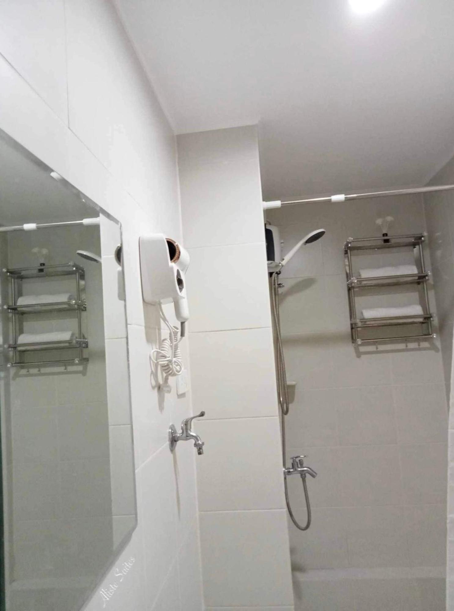 Aliste Suites Marina Spatial Dumaguete City Esterno foto