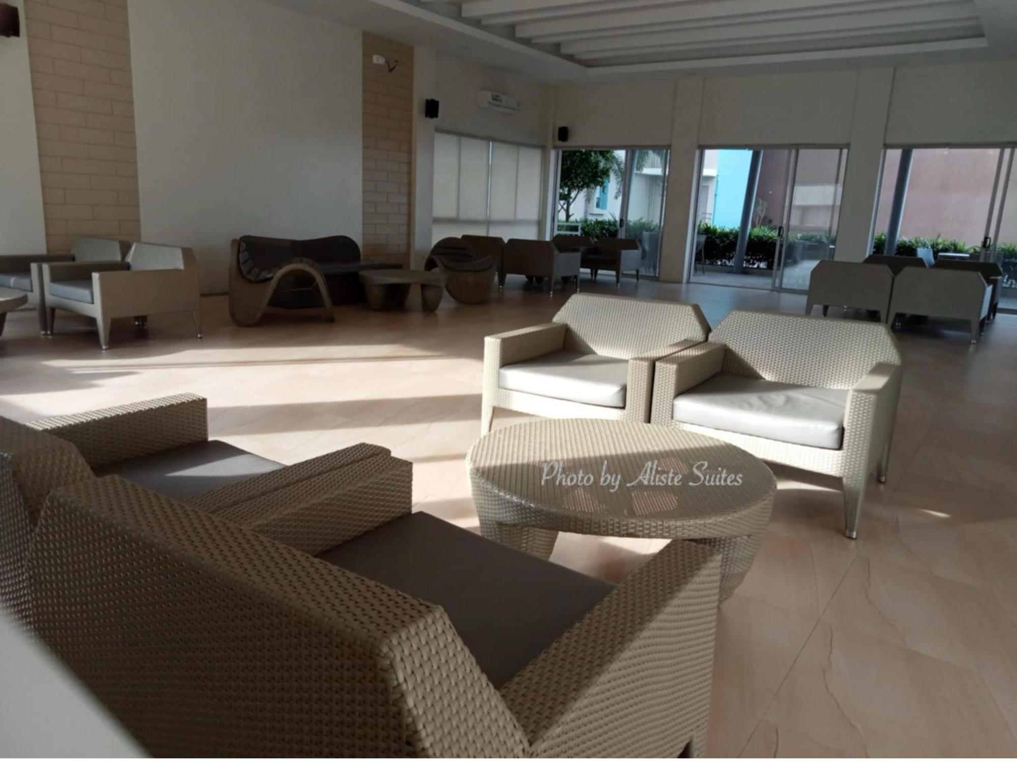 Aliste Suites Marina Spatial Dumaguete City Esterno foto