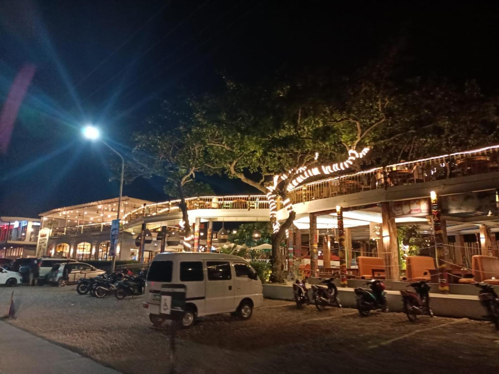 Aliste Suites Marina Spatial Dumaguete City Esterno foto